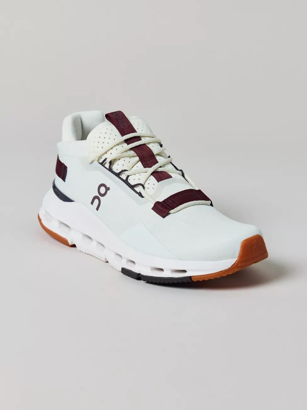 NIB On Cloudnova 2 Women's Sneaker in Ice Mulberry Size Women’s 7 - Picture 2 of 4